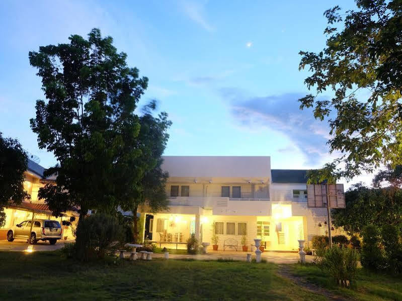 Udee Cozy Bed & Breakfast Chiang Mai Bagian luar foto