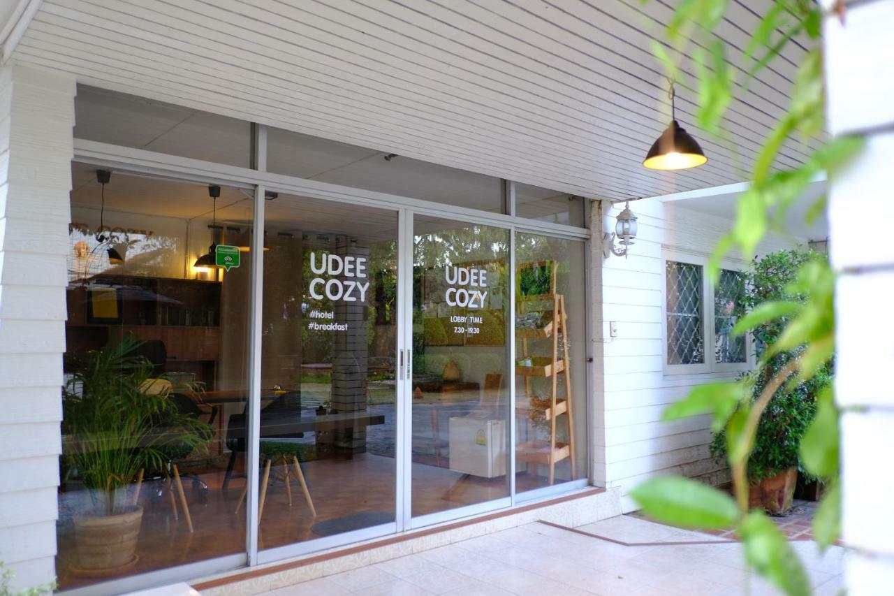 Udee Cozy Bed & Breakfast Chiang Mai Bagian luar foto
