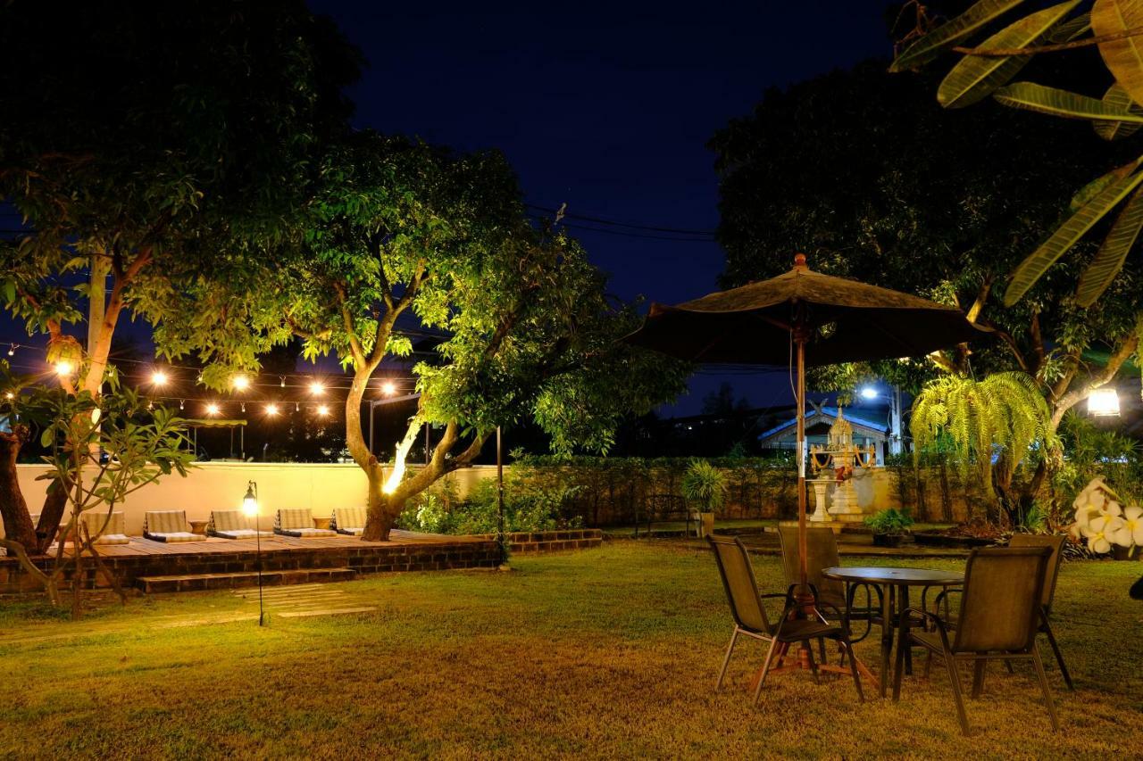 Udee Cozy Bed & Breakfast Chiang Mai Bagian luar foto
